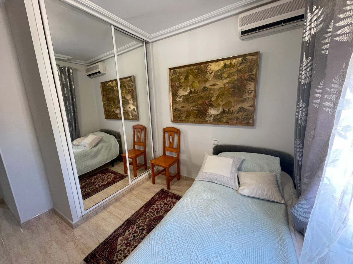 Se vende Villa - Chalet de 4 dormitorios en Costa Blanca, Alicante, España