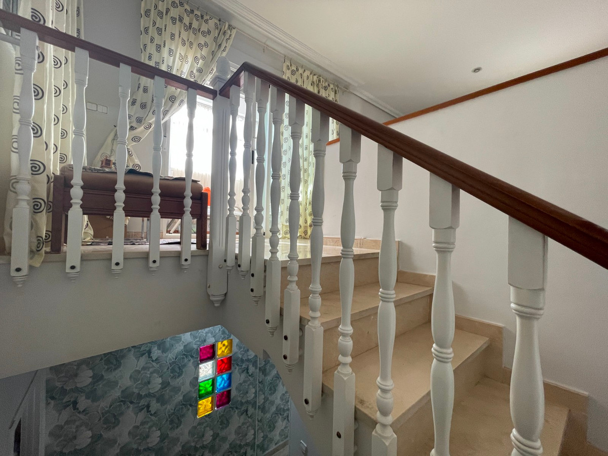 Se vende Villa - Chalet de 4 dormitorios en Costa Blanca, Alicante, España