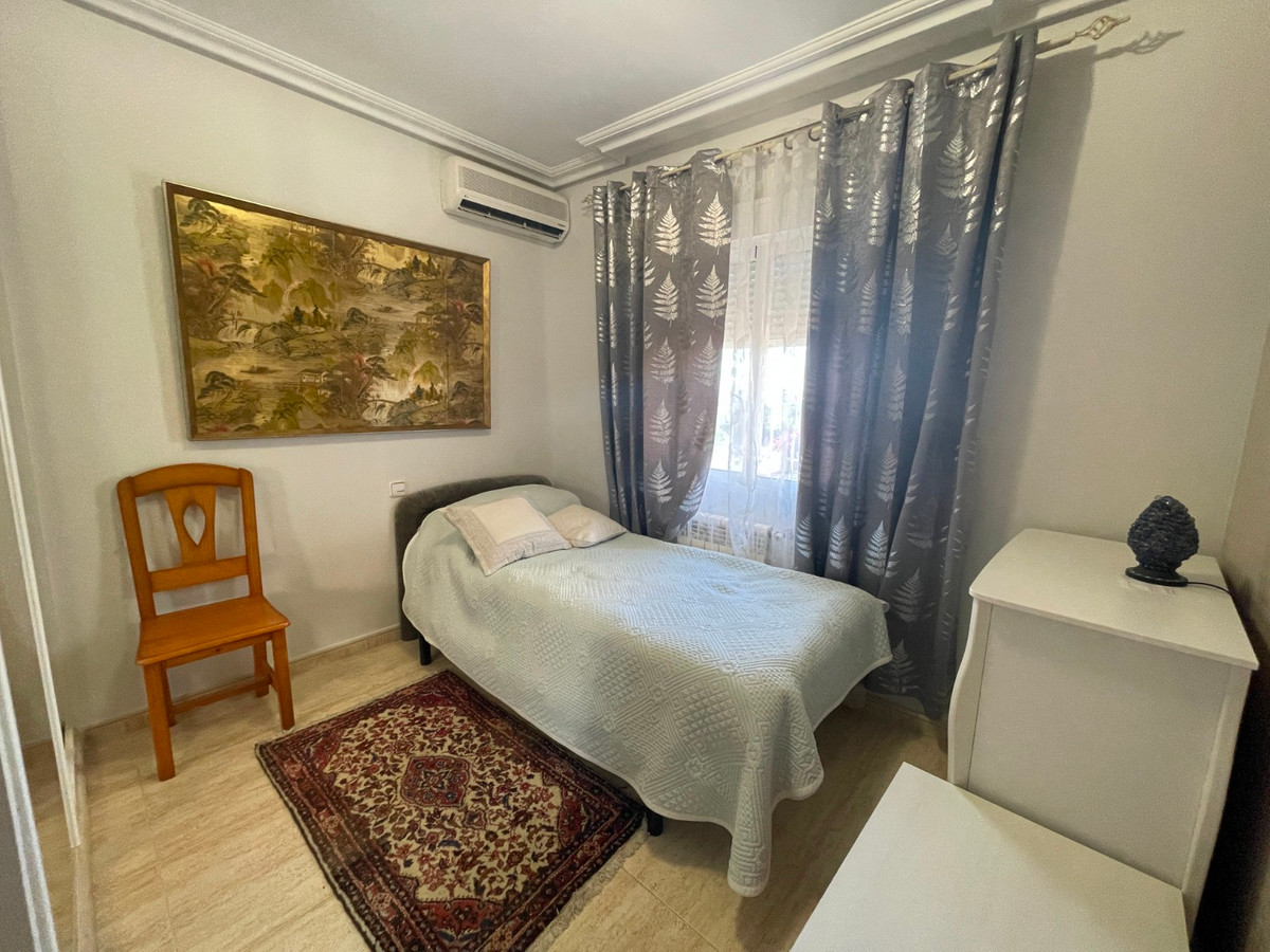 Se vende Villa - Chalet de 4 dormitorios en Costa Blanca, Alicante, España