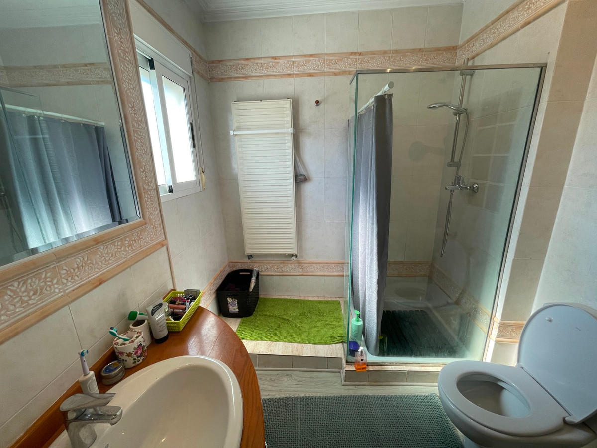 Se vende Villa - Chalet de 4 dormitorios en Costa Blanca, Alicante, España
