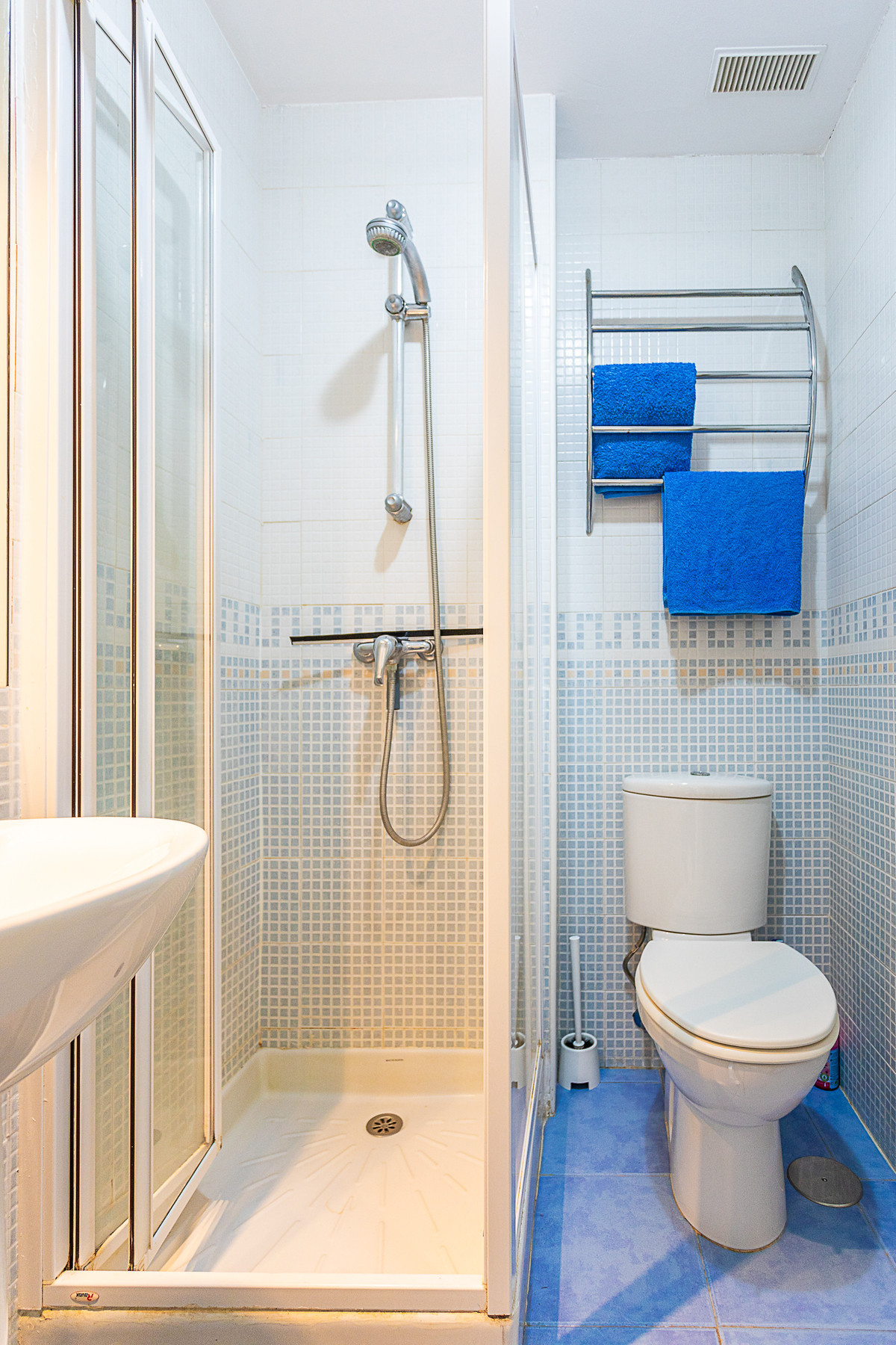 Se vende Apartamento Planta Media de 2 dormitorios en Costa Del Sol, Málaga, España