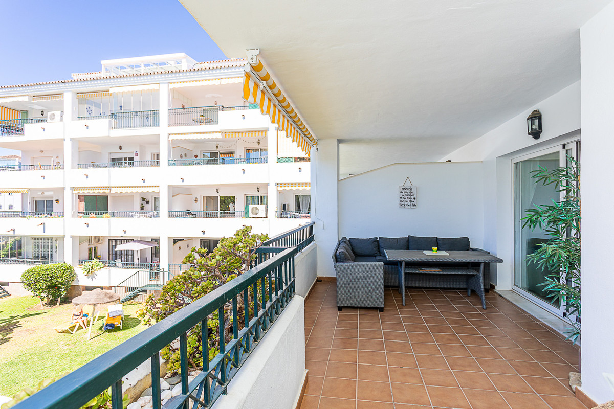 Se vende Apartamento Planta Media de 2 dormitorios en Costa Del Sol, Málaga, España