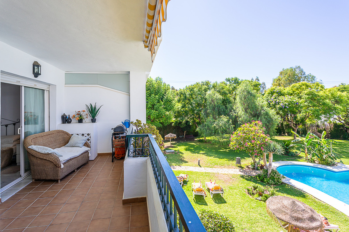 Se vende Apartamento Planta Media de 2 dormitorios en Costa Del Sol, Málaga, España