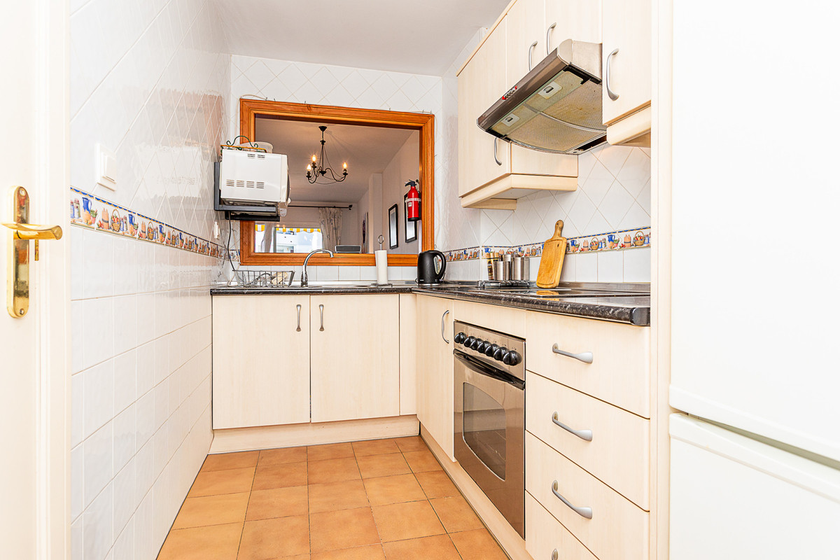 Se vende Apartamento Planta Media de 2 dormitorios en Costa Del Sol, Málaga, España
