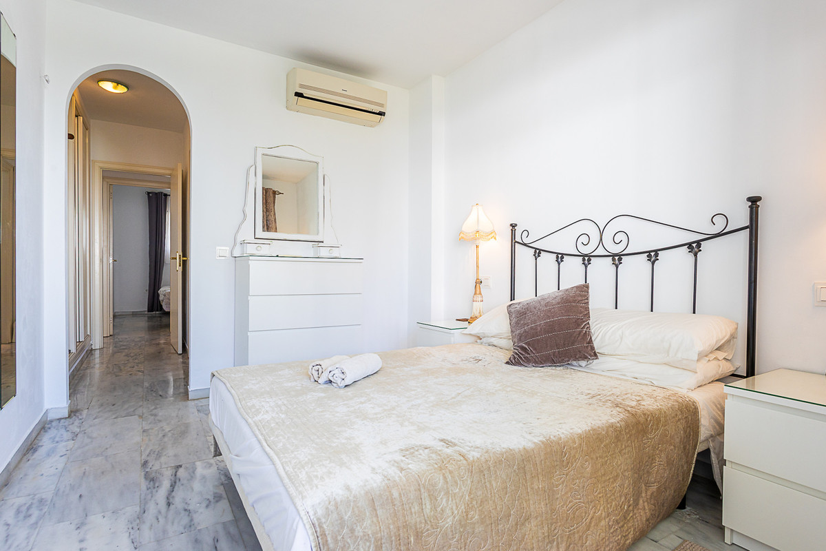 Se vende Apartamento Planta Media de 2 dormitorios en Costa Del Sol, Málaga, España