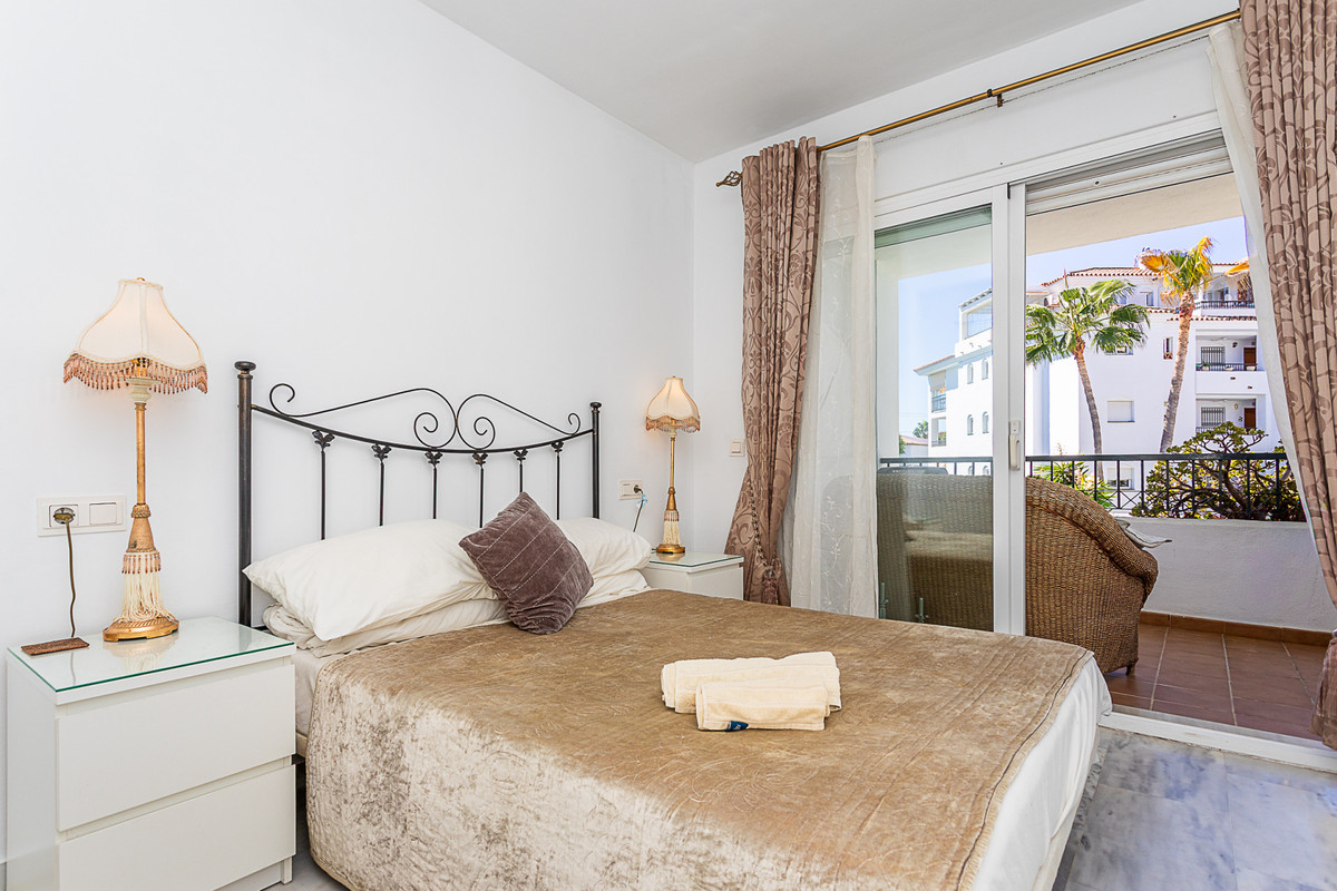Se vende Apartamento Planta Media de 2 dormitorios en Costa Del Sol, Málaga, España