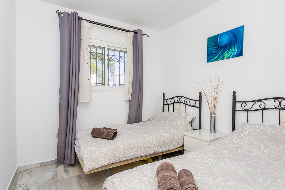 Se vende Apartamento Planta Media de 2 dormitorios en Costa Del Sol, Málaga, España