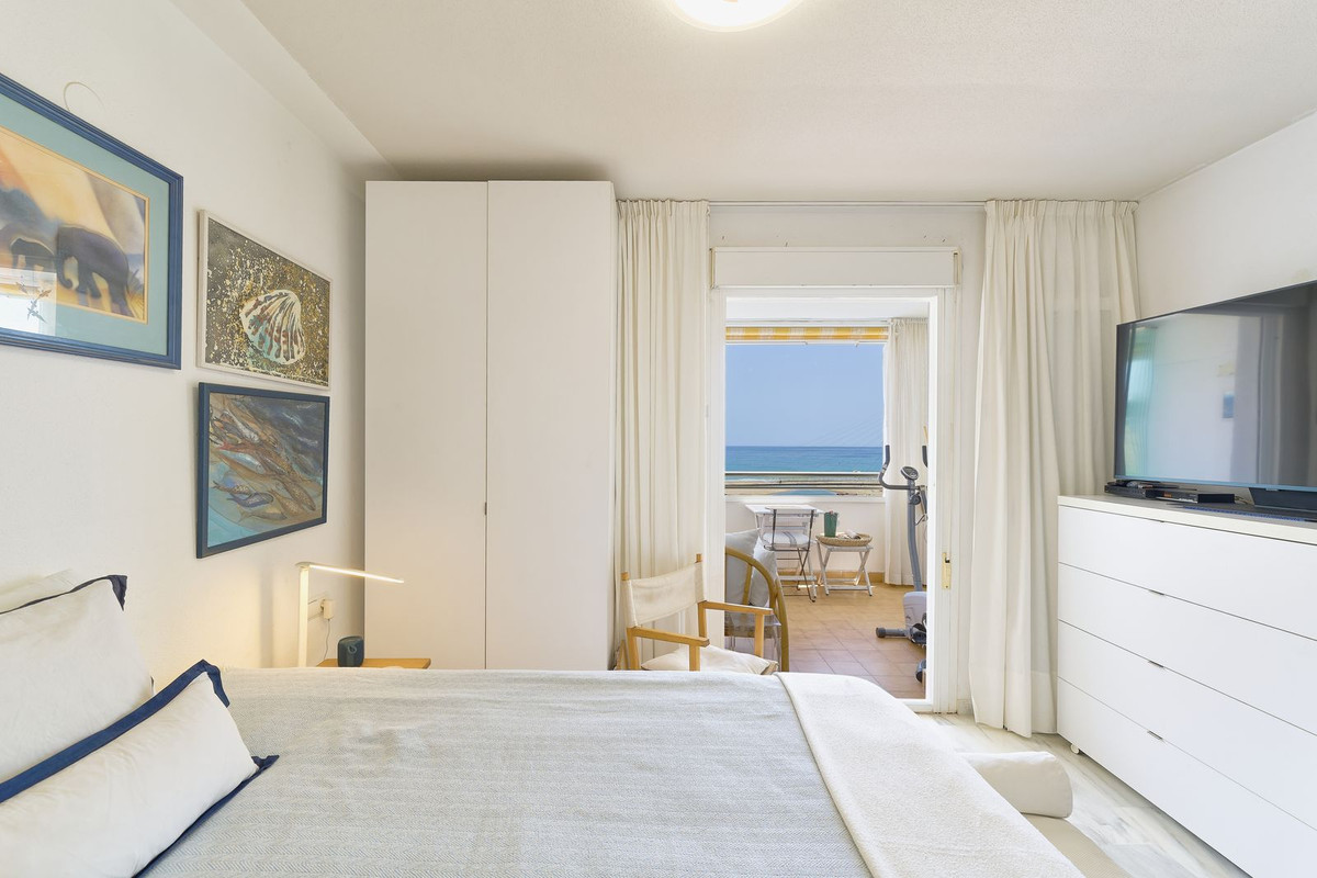 Se vende Apartamento Planta Media de 3 dormitorios en Costa Del Sol, Málaga, España