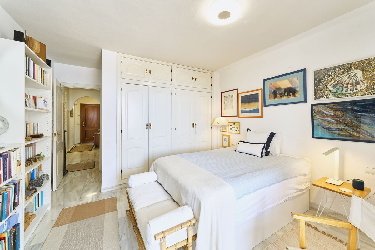 Se vende Apartamento Planta Media de 3 dormitorios en Costa Del Sol, Málaga, España