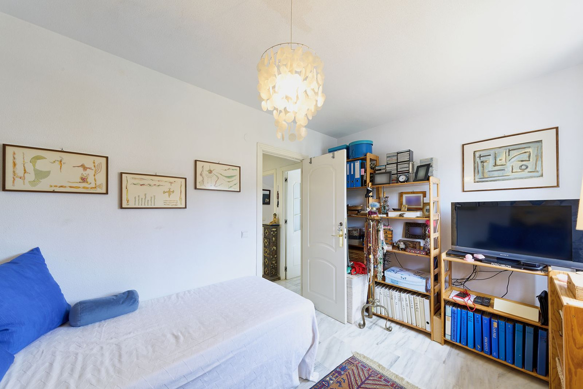 Se vende Apartamento Planta Media de 3 dormitorios en Costa Del Sol, Málaga, España