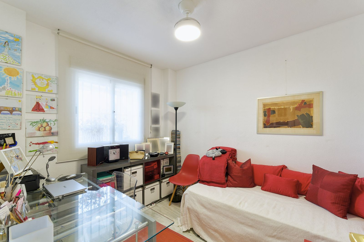Se vende Apartamento Planta Media de 3 dormitorios en Costa Del Sol, Málaga, España