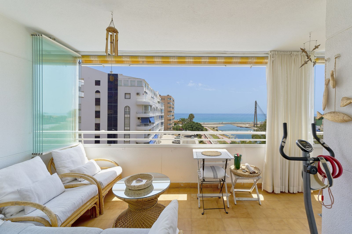 Se vende Apartamento Planta Media de 3 dormitorios en Costa Del Sol, Málaga, España