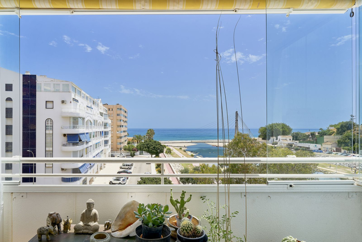 Se vende Apartamento Planta Media de 3 dormitorios en Costa Del Sol, Málaga, España