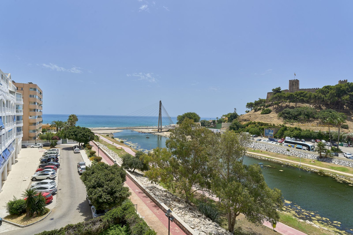 Se vende Apartamento Planta Media de 3 dormitorios en Costa Del Sol, Málaga, España