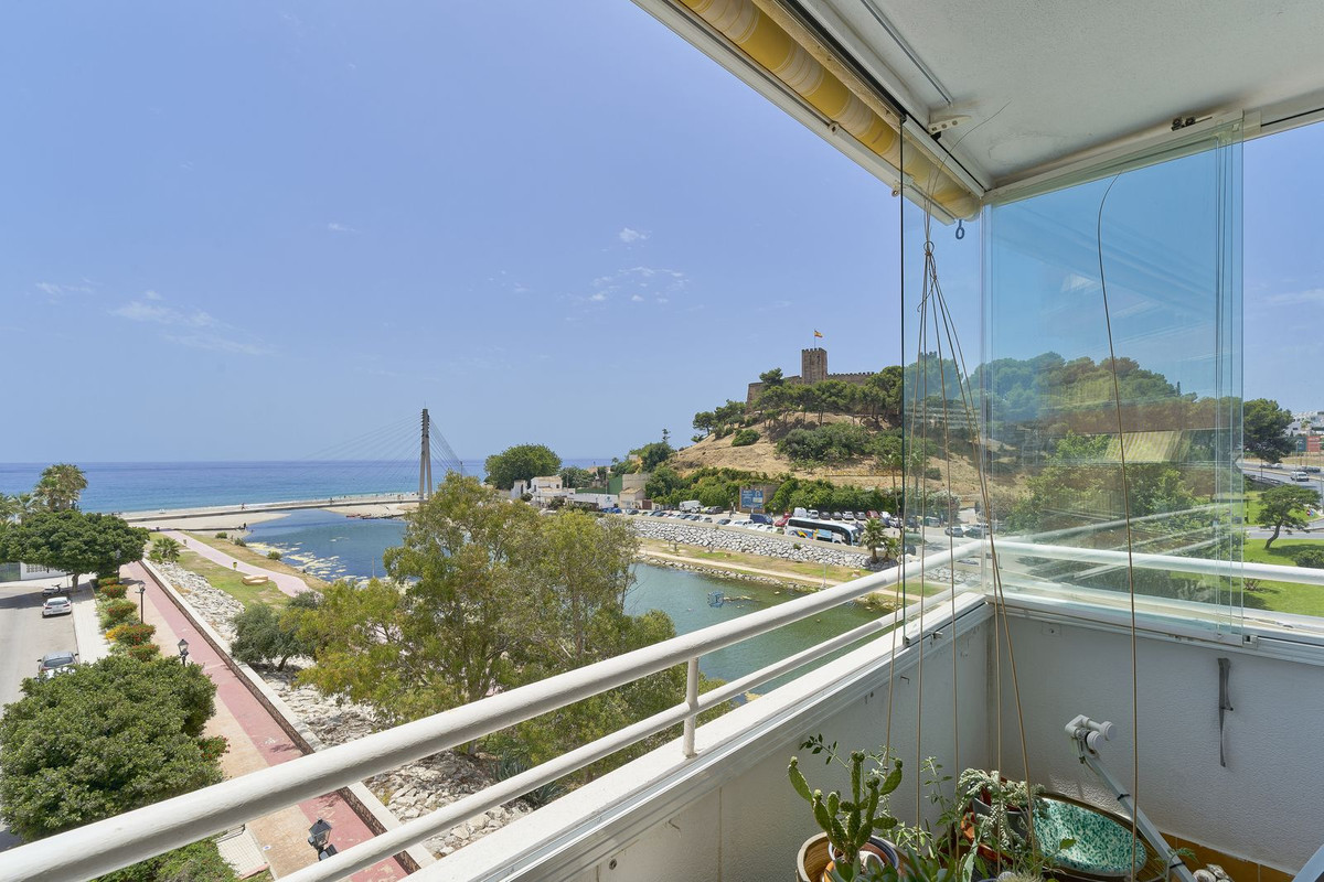 Se vende Apartamento Planta Media de 3 dormitorios en Costa Del Sol, Málaga, España