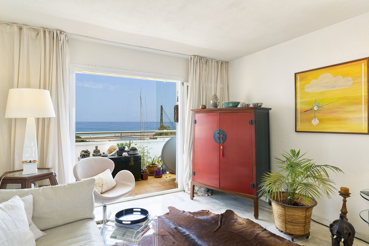 Se vende Apartamento Planta Media de 3 dormitorios en Costa Del Sol, Málaga, España