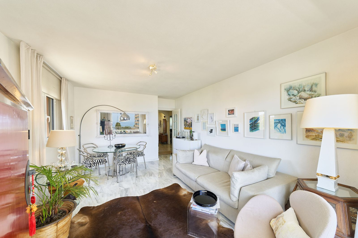 Se vende Apartamento Planta Media de 3 dormitorios en Costa Del Sol, Málaga, España