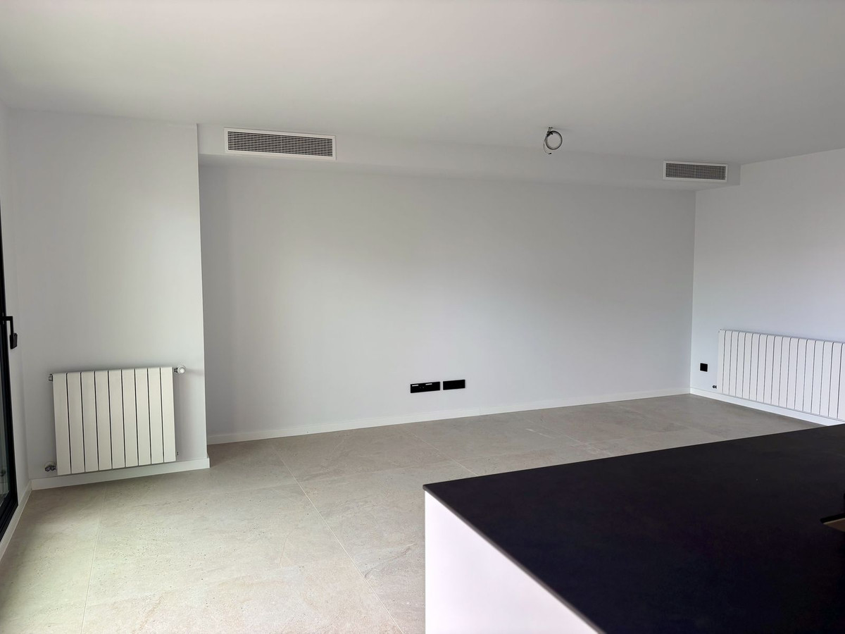 3 Bed Apartment for sale in Marbella Costa Del Sol, Málaga, Spain