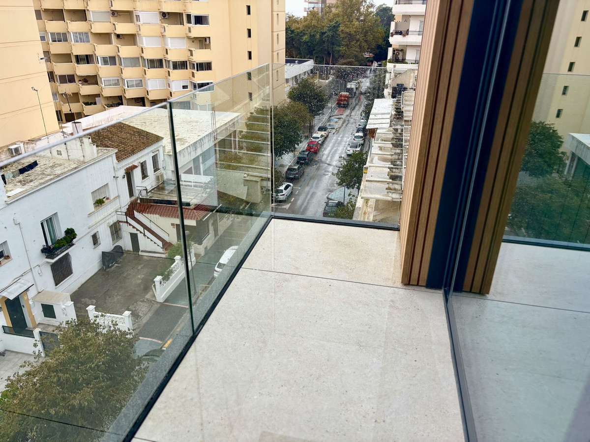 3 Bed Apartment for sale in Marbella Costa Del Sol, Málaga, Spain