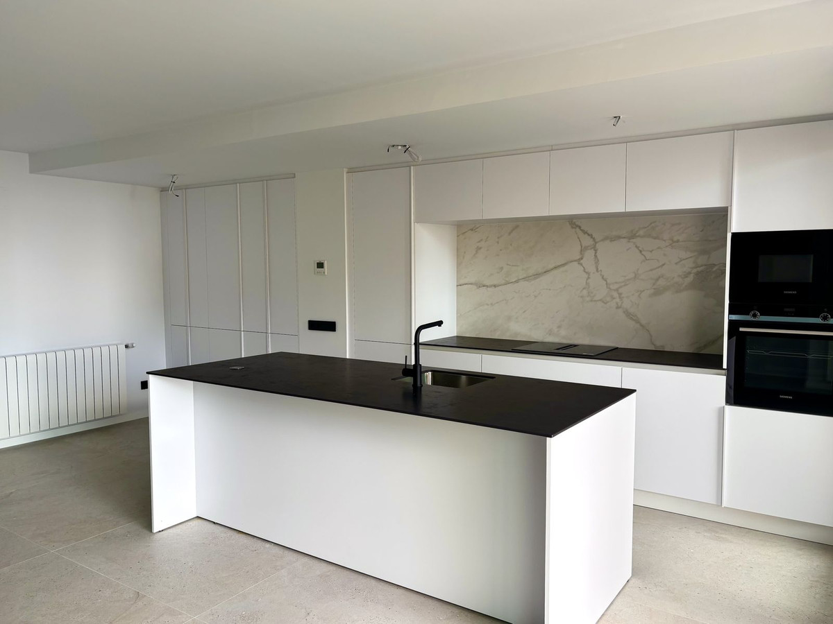 3 Bed Apartment for sale in Marbella Costa Del Sol, Málaga, Spain