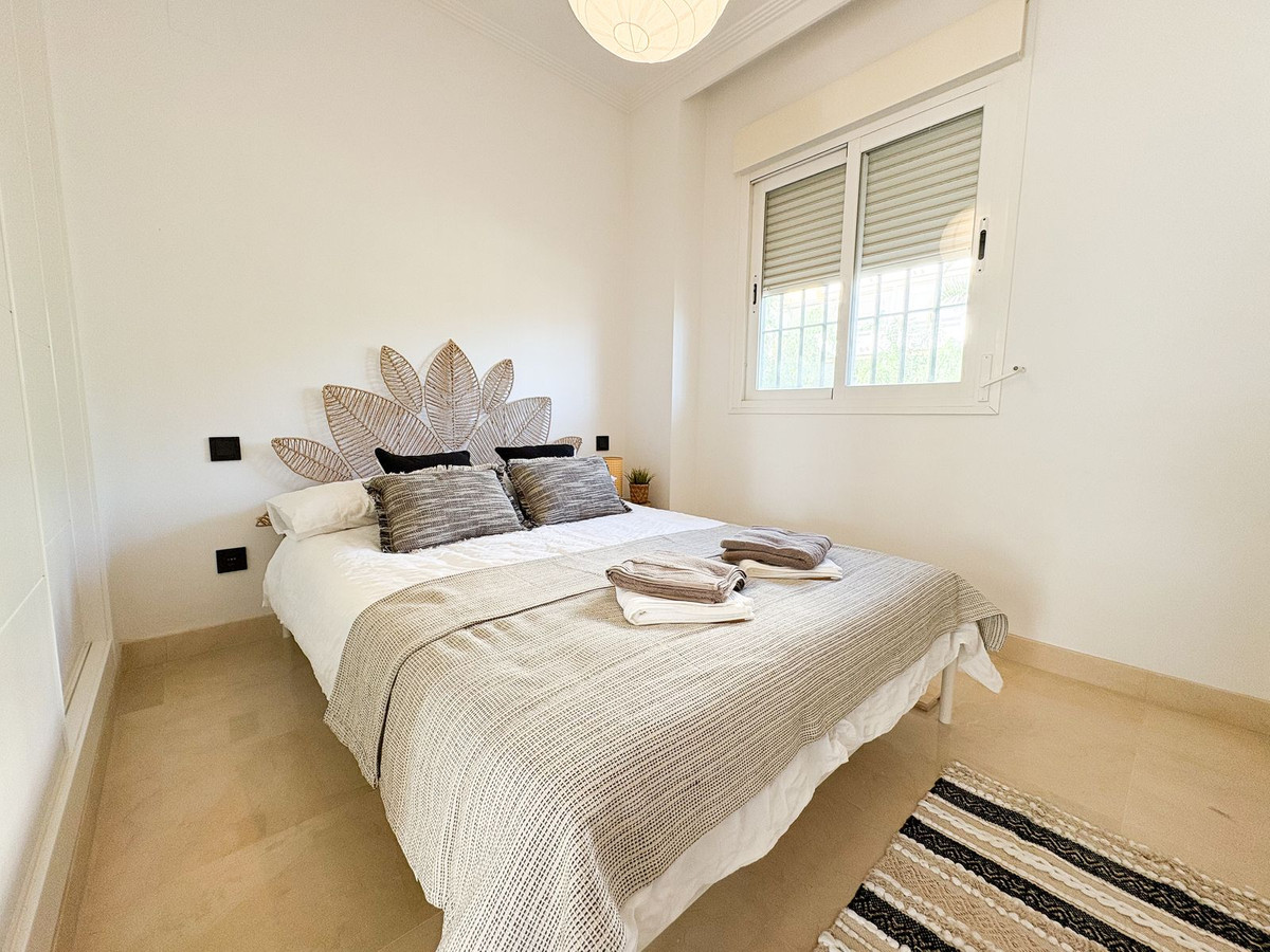 Se vende Apartamento Planta Media de 2 dormitorios en Costa Del Sol, Málaga, España