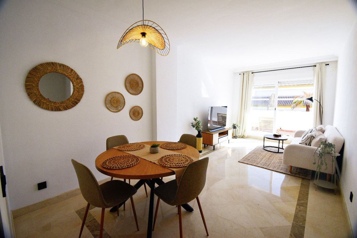 Se vende Apartamento Planta Media de 2 dormitorios en Costa Del Sol, Málaga, España