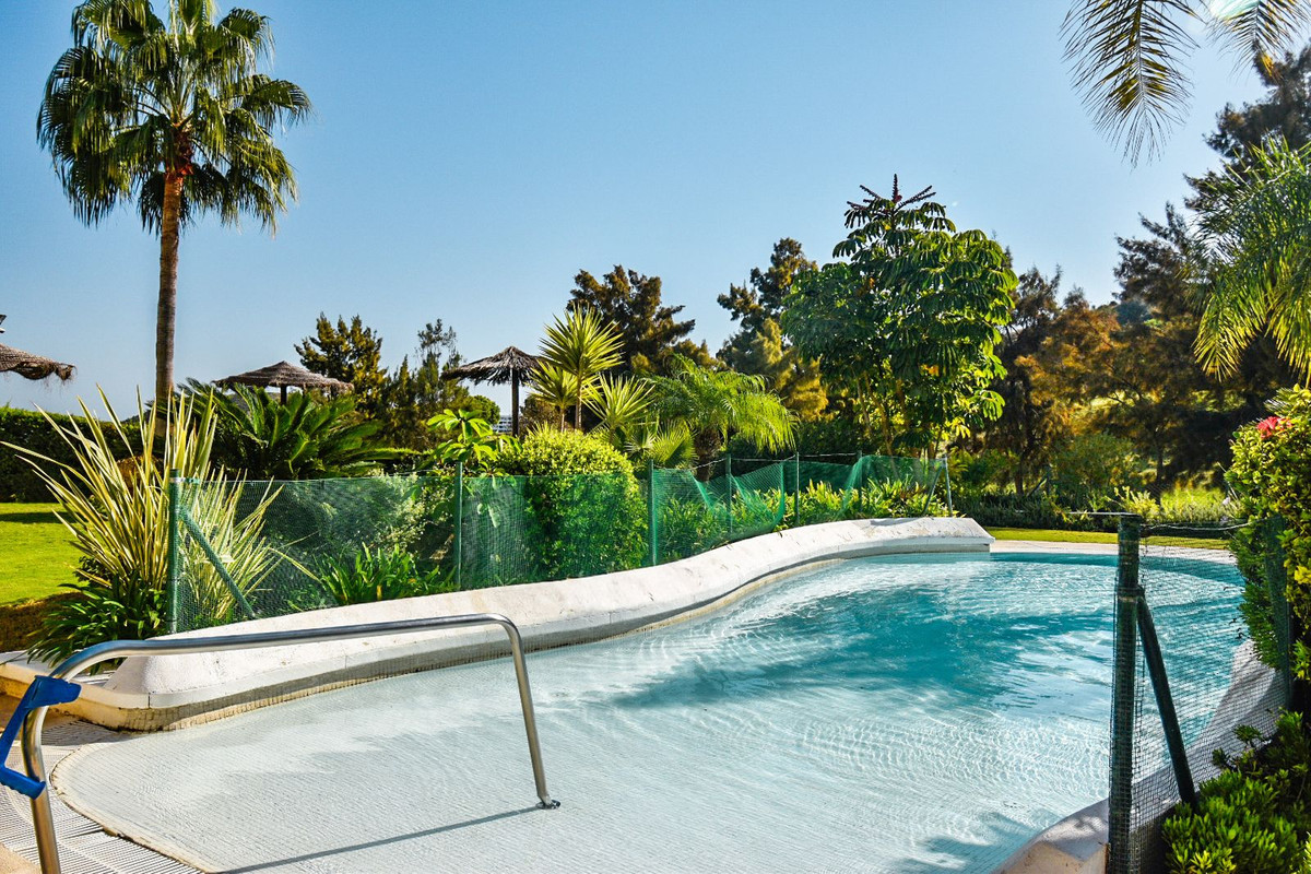 Se vende Apartamento Planta Media de 2 dormitorios en Costa Del Sol, Málaga, España