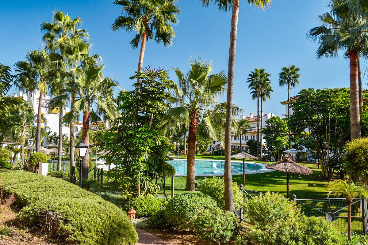 Se vende Apartamento Planta Media de 2 dormitorios en Costa Del Sol, Málaga, España
