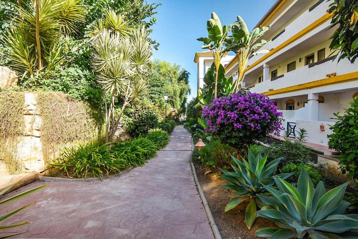 Se vende Apartamento Planta Media de 2 dormitorios en Costa Del Sol, Málaga, España