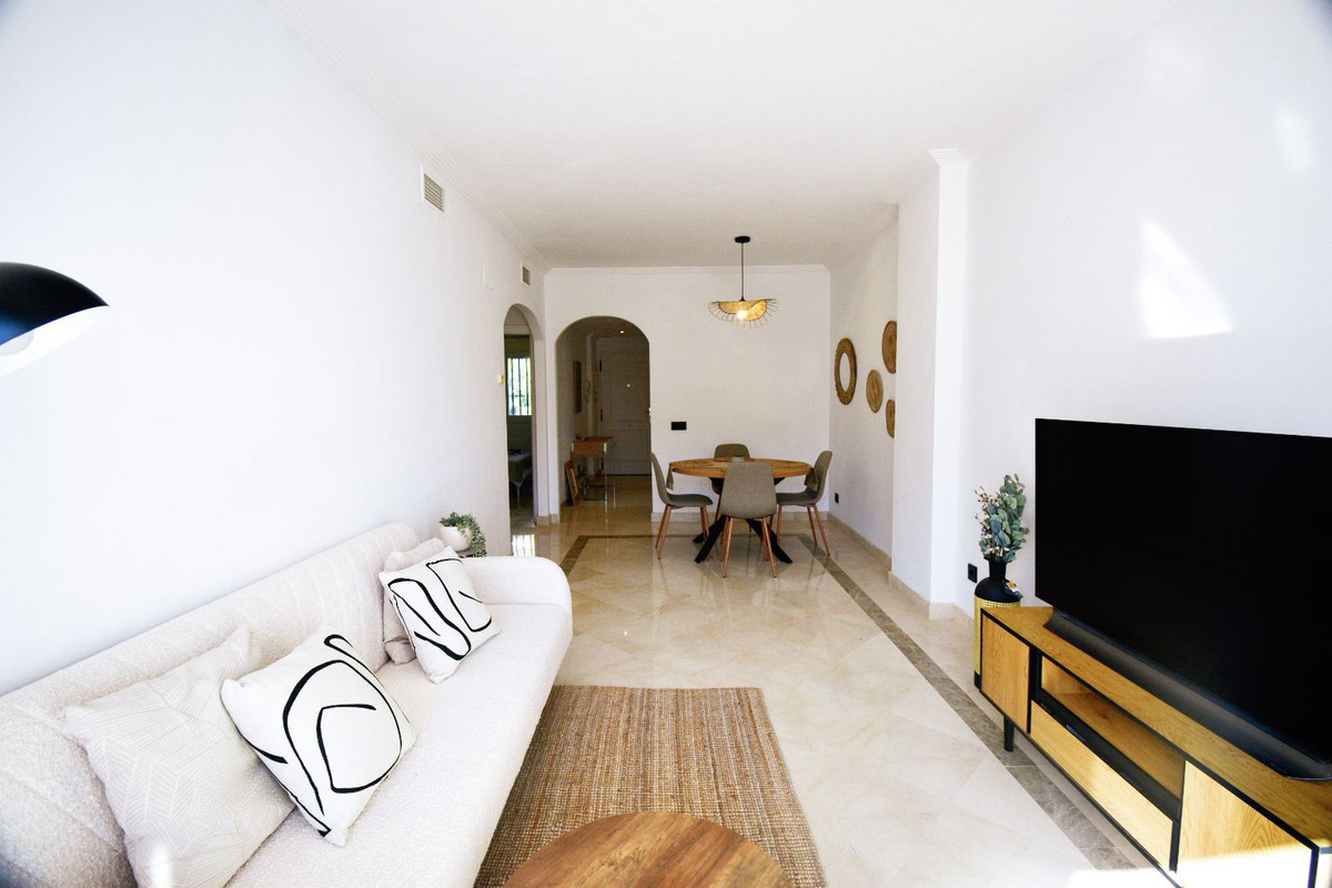 Se vende Apartamento Planta Media de 2 dormitorios en Costa Del Sol, Málaga, España