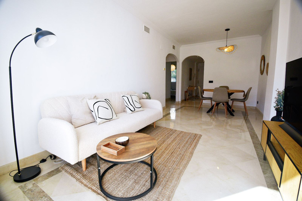 Se vende Apartamento Planta Media de 2 dormitorios en Costa Del Sol, Málaga, España