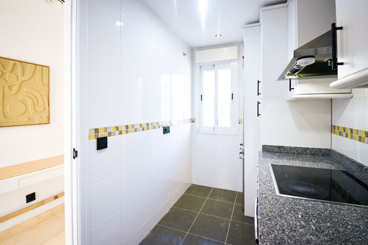 Se vende Apartamento Planta Media de 2 dormitorios en Costa Del Sol, Málaga, España