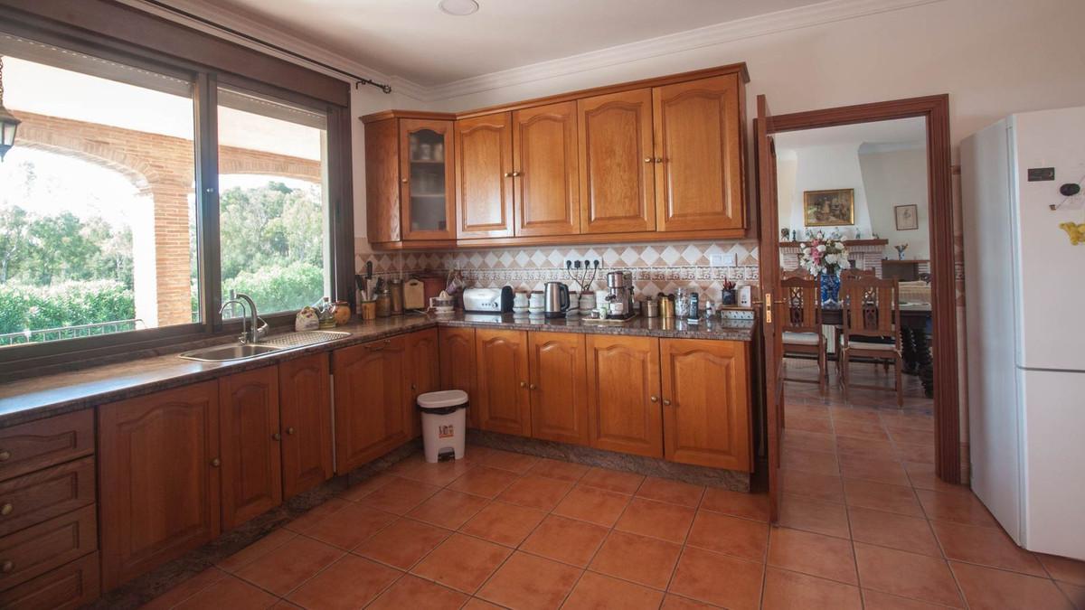 3 Bed Townhouse for sale in Estepona Costa Del Sol, Málaga, Spain