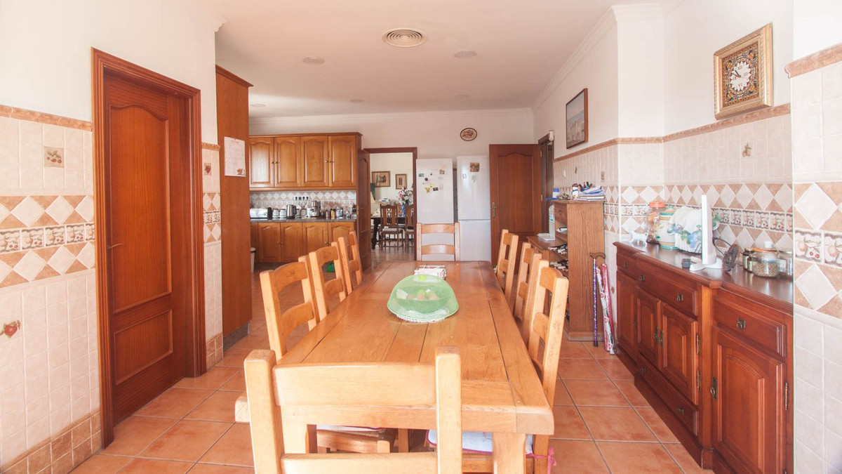 3 Bed Townhouse for sale in Estepona Costa Del Sol, Málaga, Spain