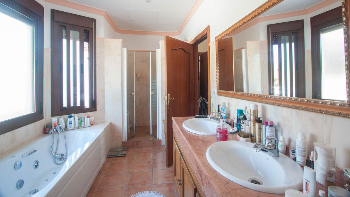 3 Bed Townhouse for sale in Estepona Costa Del Sol, Málaga, Spain