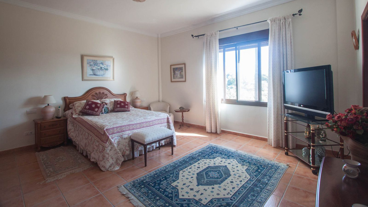 3 Bed Townhouse for sale in Estepona Costa Del Sol, Málaga, Spain