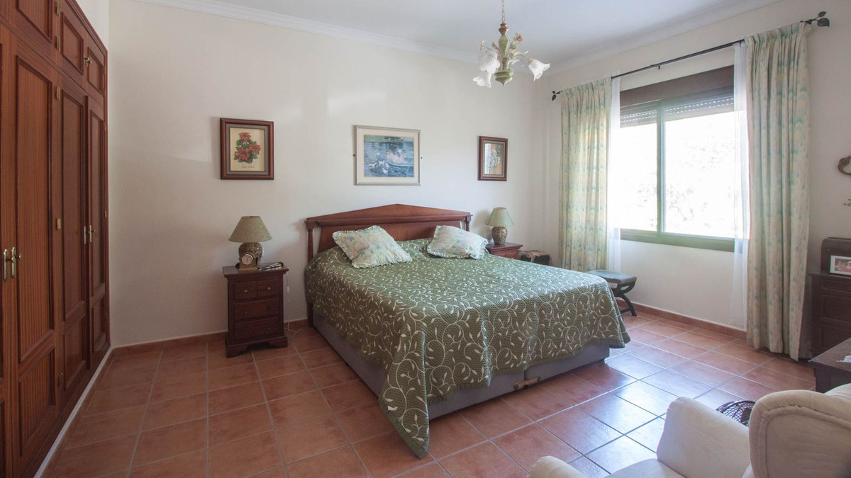 3 Bed Townhouse for sale in Estepona Costa Del Sol, Málaga, Spain