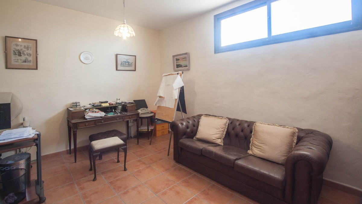 3 Bed Townhouse for sale in Estepona Costa Del Sol, Málaga, Spain