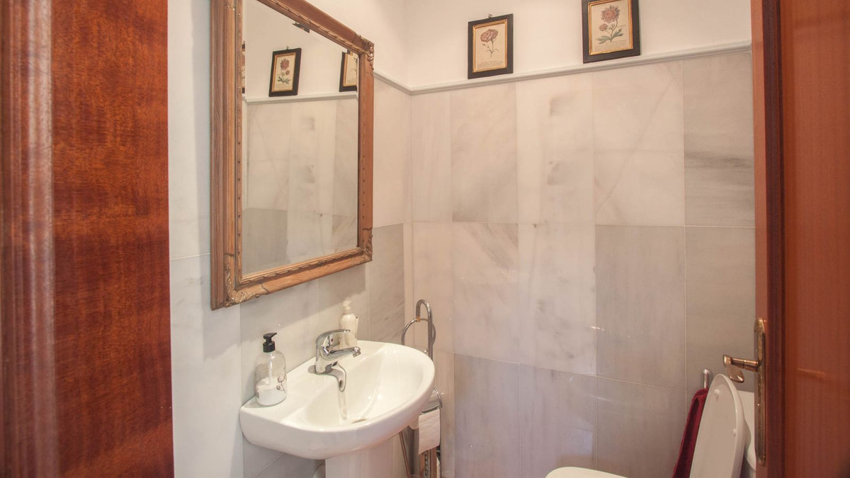 3 Bed Townhouse for sale in Estepona Costa Del Sol, Málaga, Spain