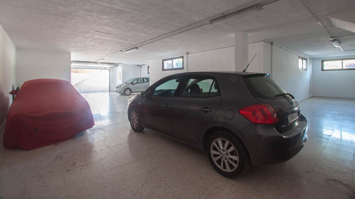3 Bed Townhouse for sale in Estepona Costa Del Sol, Málaga, Spain