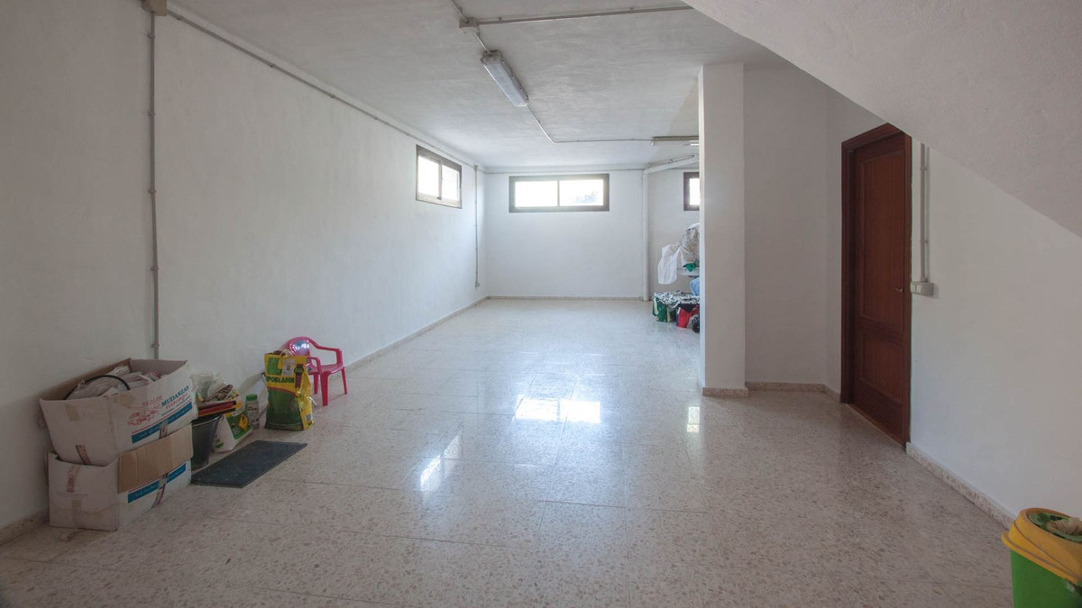 3 Bed Townhouse for sale in Estepona Costa Del Sol, Málaga, Spain