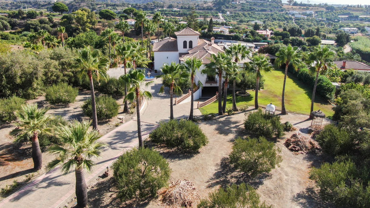 3 Bed Townhouse for sale in Estepona Costa Del Sol, Málaga, Spain