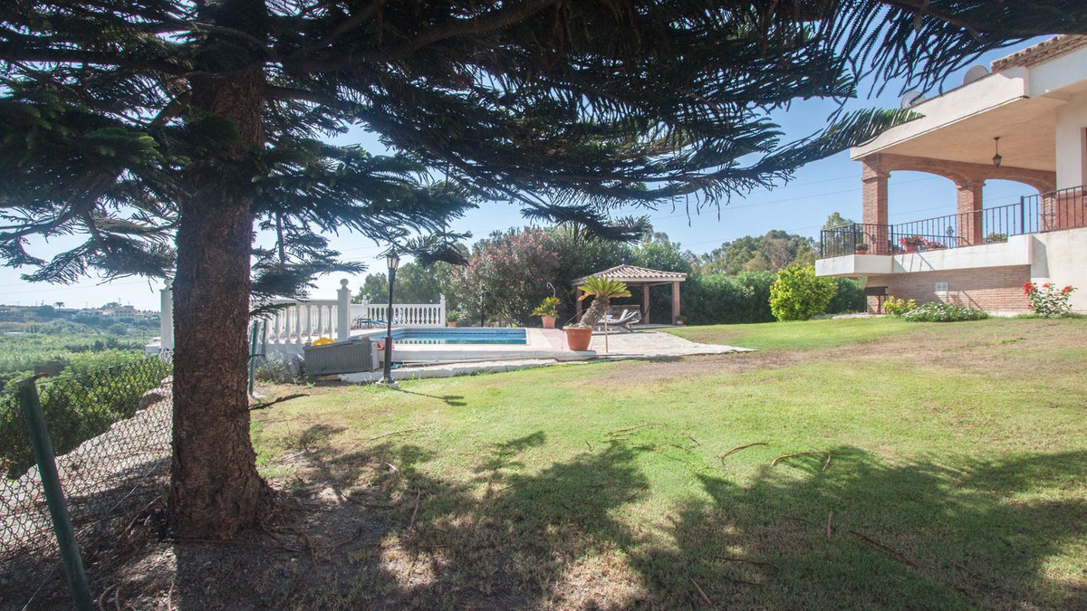 3 Bed Townhouse for sale in Estepona Costa Del Sol, Málaga, Spain