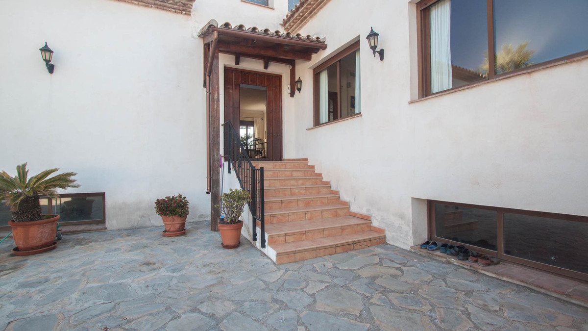 3 Bed Townhouse for sale in Estepona Costa Del Sol, Málaga, Spain