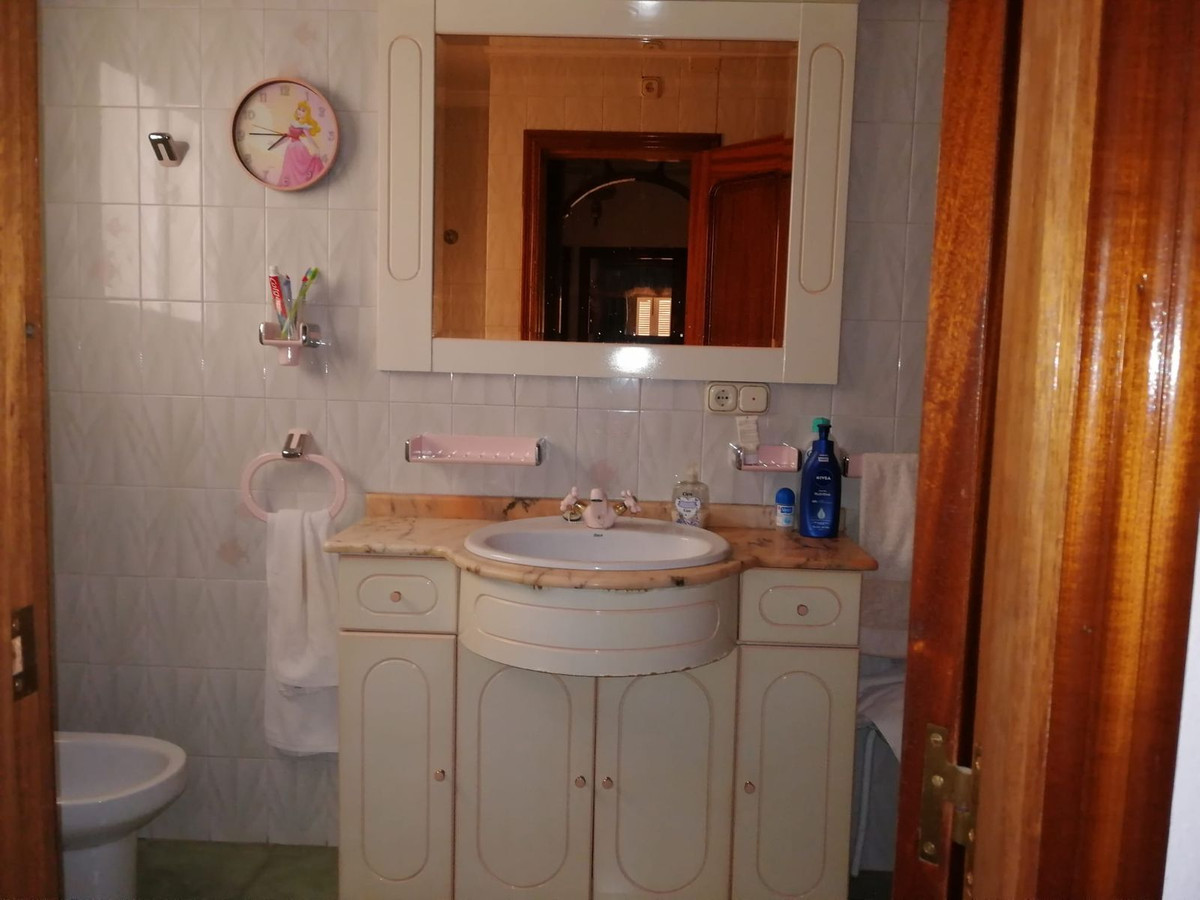 5 Bed Townhouse for sale in Alhaurín El Grande Costa Del Sol, Málaga, Spain