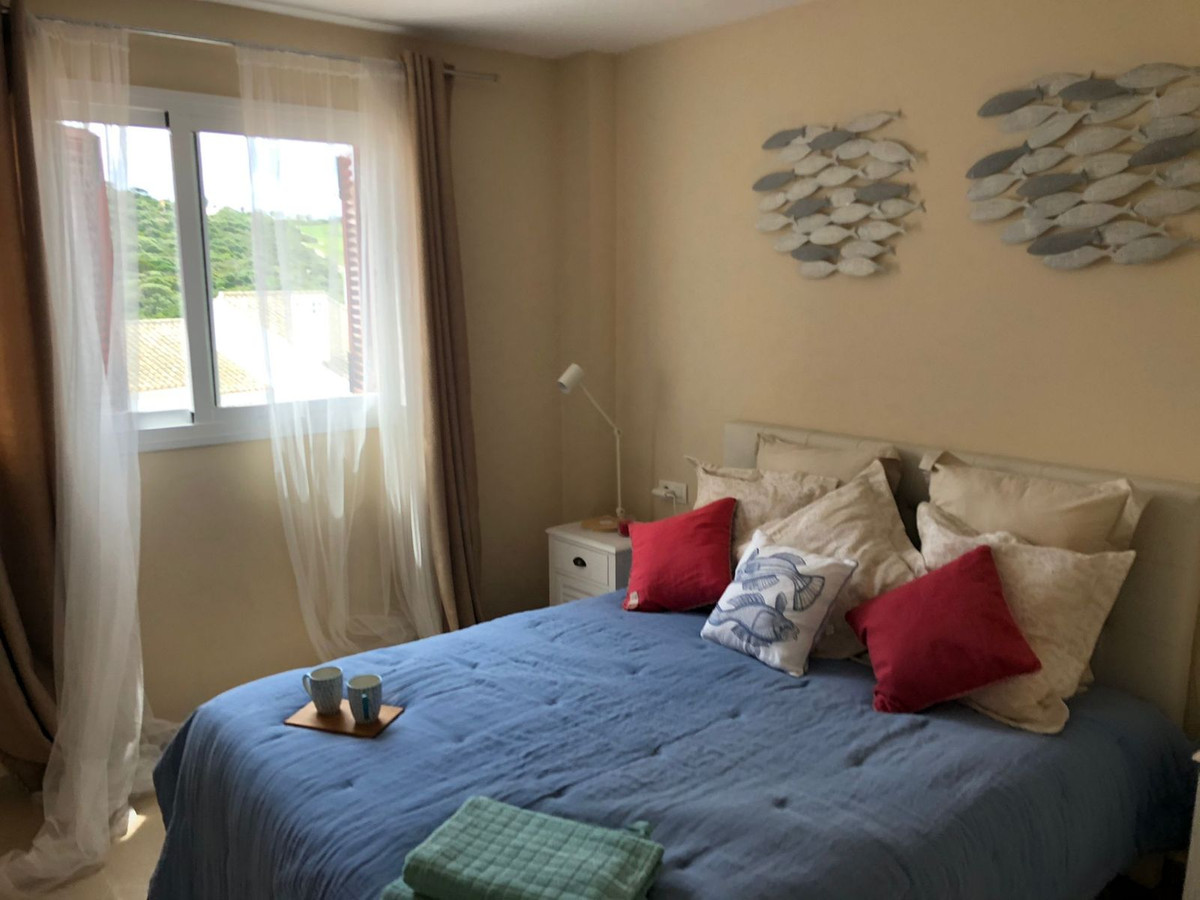 Se vende Apartamento Planta Media de 2 dormitorios en Costa Del Sol, Cadiz, España