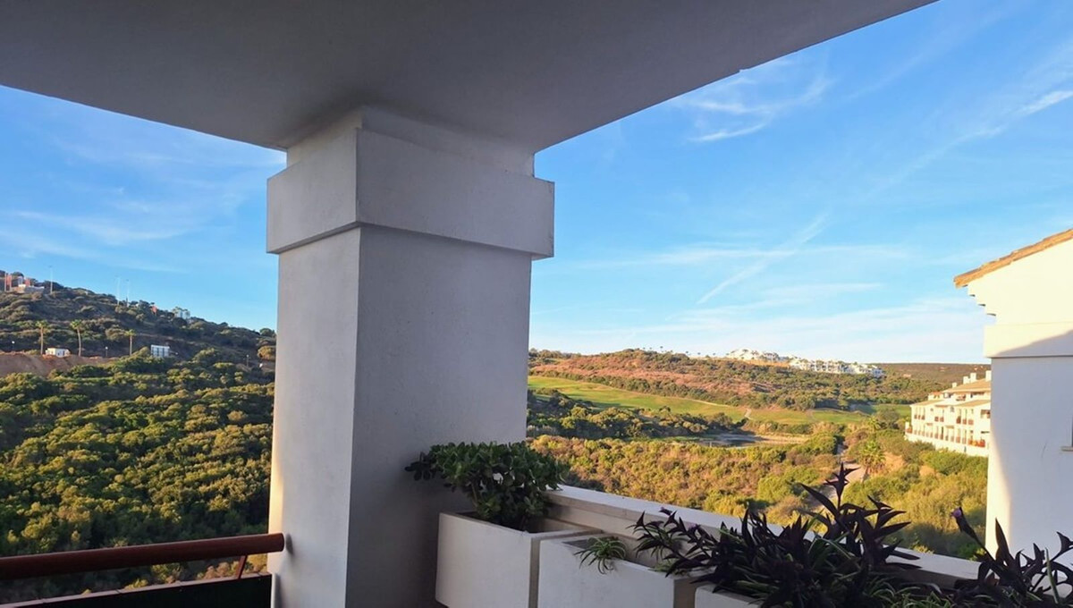 Se vende Apartamento Planta Media de 2 dormitorios en Costa Del Sol, Cadiz, España