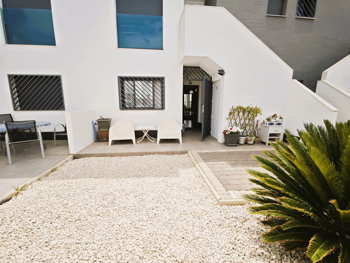 Se vende Apartamento Planta Baja de 2 dormitorios en Costa Blanca, Alicante, España