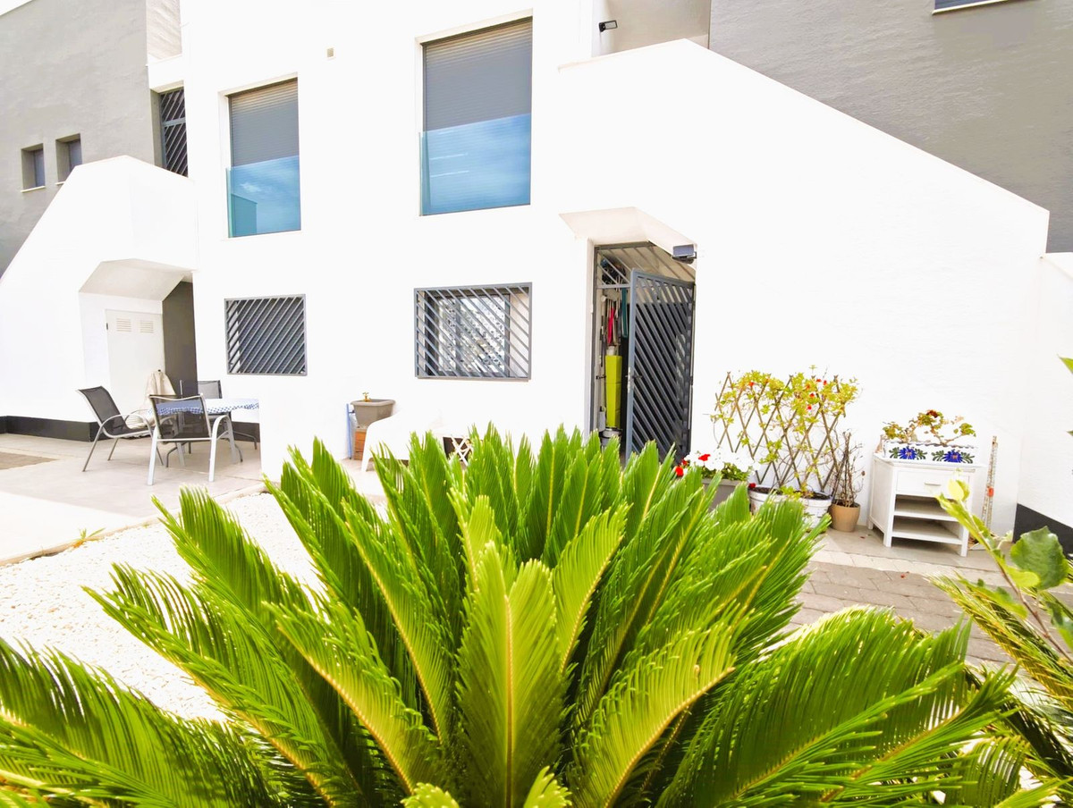 Se vende Apartamento Planta Baja de 2 dormitorios en Costa Blanca, Alicante, España