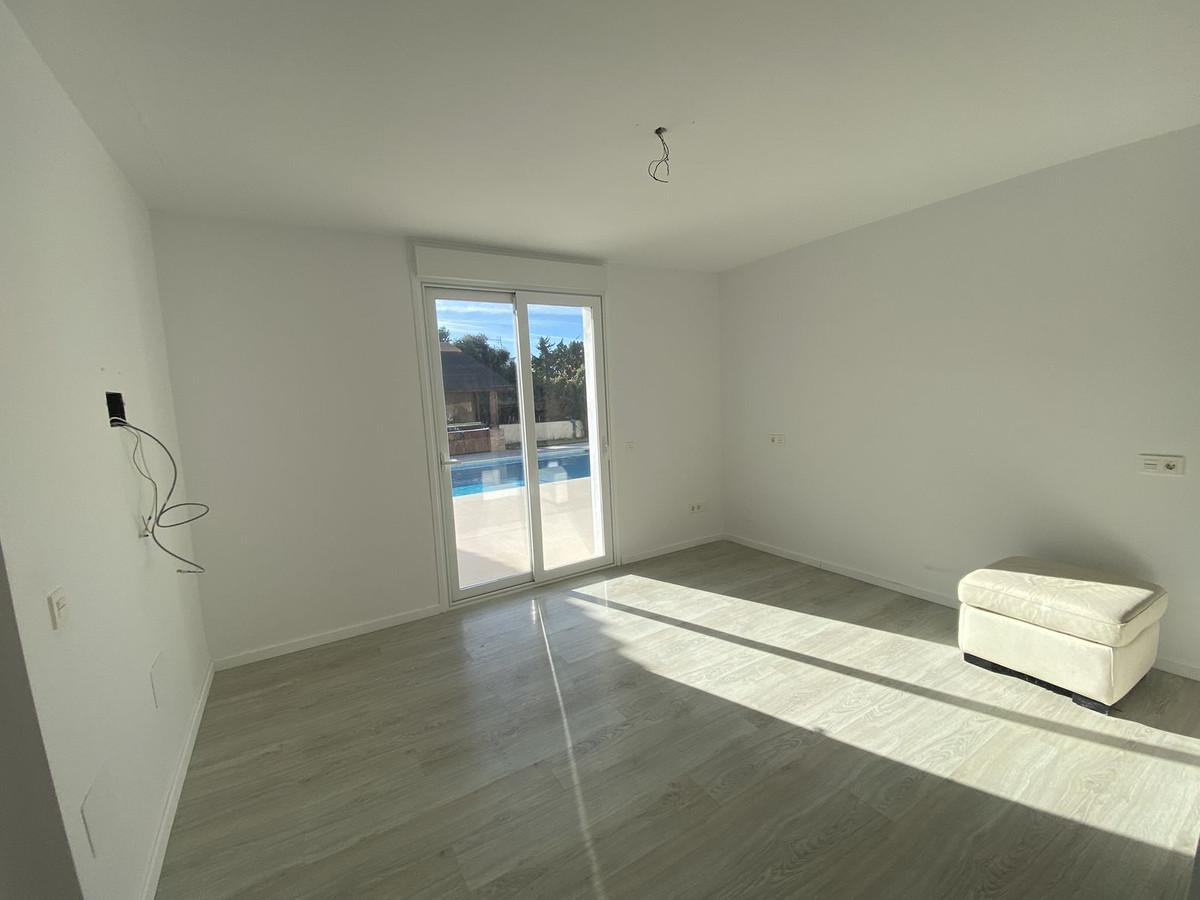 Se vende Villa - Chalet de 4 dormitorios en Costa Del Sol, Málaga, España